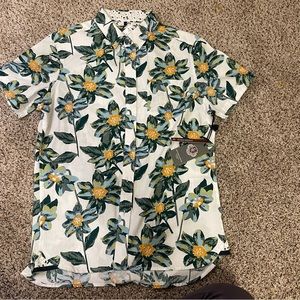 NWT Men’s casual button up Stitches & Rivets size small